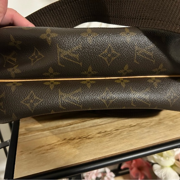 Louis Vuitton Dark Brown Monogram Messenger Bag - Picture 5 of 16